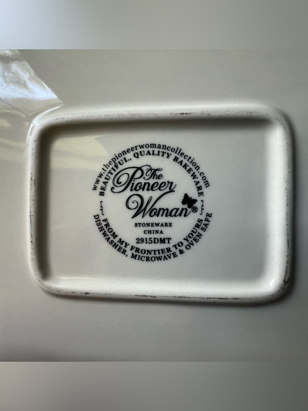 The Pioneer Woman Stoneware Casserole Baking Dish w/ Decorative Iron Trivet EUC - Picture 9 of 9